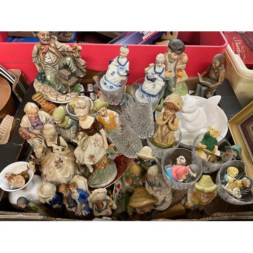 324 - CARTON OF CERAMIC FIGURE GROUPS, GLASSWARE AND PLATES