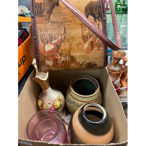 315 - BOX - GLASS OVOID VASE, STUDIO POTTERY VASE, AFRICAN WILD LIFE HANDBAG AND TRIVETS