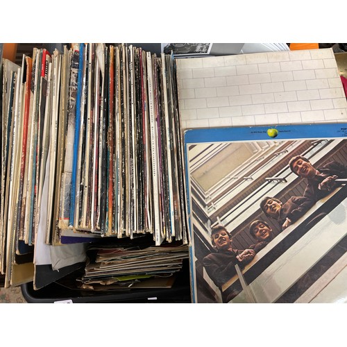 386 - CRATE OF VINYL LPS AND 45S - GERRY RAFFERTY, BOB DYLAN, PINK FLOYD, THE EVERLEY BROTHERS AND MORE