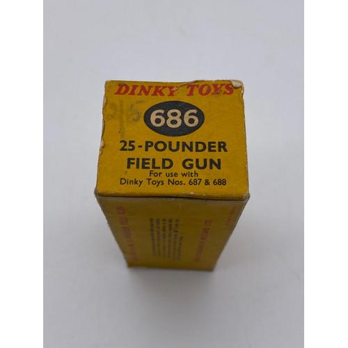 429 - BOXED DINKY TOYS 686 25 POUNDER FIELD GUN