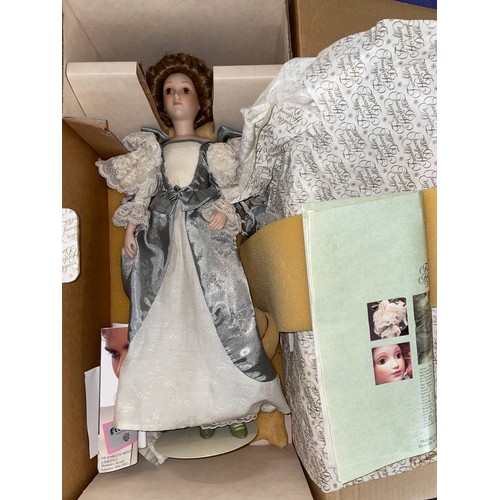 537 - FRANKLIN HEIRLOOM DOLL MARIE LOUISE THE EMPORER WALTZ