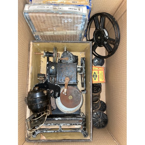 543 - BOX CONTAINING VINTAGE PATHE SCOPE PROJECTOR WITH FILM REELS