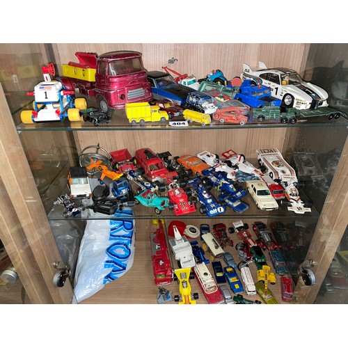 404 - SELECTION OF DIECAST PLAYWORN CARS, GYROSCOPE