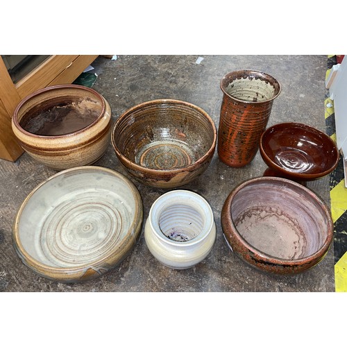 196 - SHELF OF STUDIO POTTERY BOWLS AND VASES