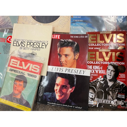 308 - FOURTEEN ELVIS PRESLEY VINYL RECORDS INCLUDING GI BLUES, BLUE HAWAII, PICTURES OF ELVIS, ELVIS RELAT... 