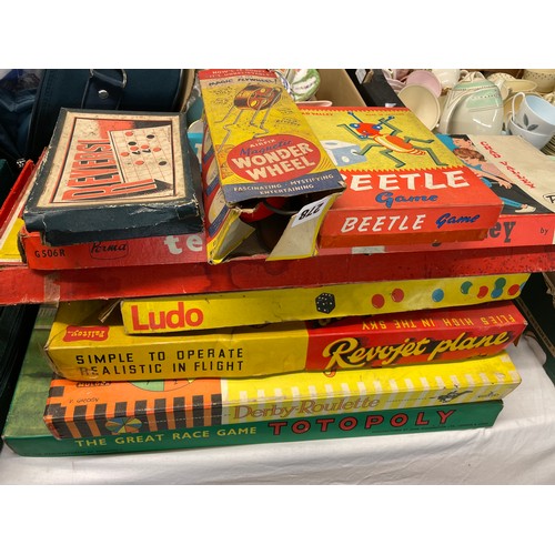 278 - SELECTION OF VINTAGE BOARD GAMES INC TOTOPOLY, DERBY ROULETTE, LUDO, BEETLE GAME AND OTHERS