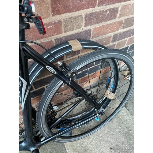 175 - TREK 5.9 MADONE SL CARBON FIBRE RACING BICYCLE WITH TWO (NEW) SPARE TYRES AND SPARE WHEEL