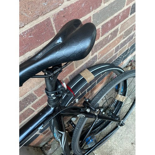 175 - TREK 5.9 MADONE SL CARBON FIBRE RACING BICYCLE WITH TWO (NEW) SPARE TYRES AND SPARE WHEEL