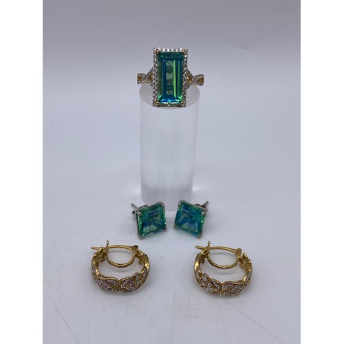 399 - SILVER TRACE CHAIN, SILVER CUSHION SET STONE AND TURQUOISE EARRINGS AND SILVER GILDED DRESS RING