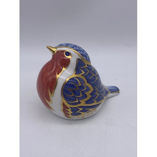 380 - ROYAL CROWN DERBY GOLD SEAL BONE CHINA ROBIN PAPERWEIGHT