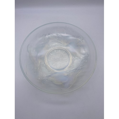 379 - FRENCH OPALESCENT EZAN BIRDS SHALLOW BOWL