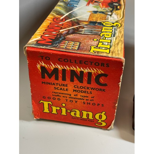 519 - MINIC TRIANG CLOCK WORK FIRE ENGINE (WHEELS AF NO KEY)