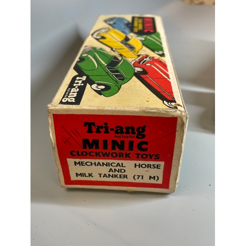 518 - MINIC TRIANG CLOCK WORK MECHANICAL HORSE AND MILK TANKER 71M (NO KEY)