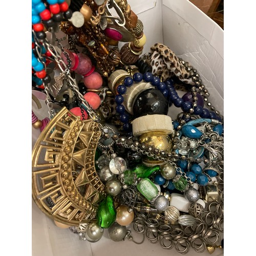 468 - SELECTION OF CHUNKY BEAD NECKLACES, SNAKE WRAP NECKLACES, AND OTHERS