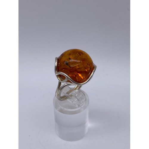 449 - SELECTION OF SILVER AND SILVER GILT STONE SET STUD EARRINGS AND AN AMBER CABOCHON DRESS RING