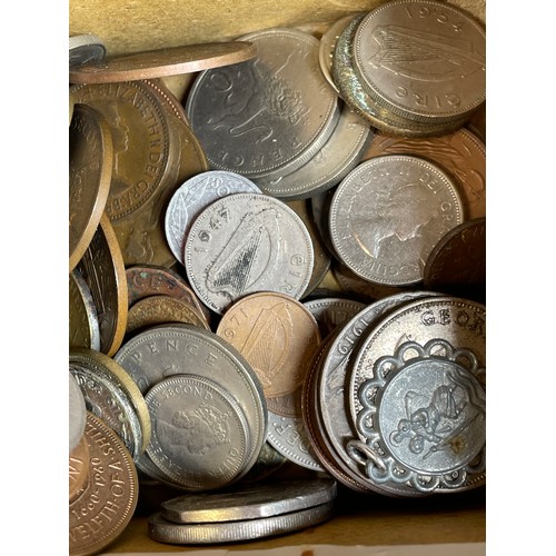 508 - TRAY OF MAINLY GB PRE DECIMAL HALF PENNIES, SIXPENCE, AND SMALL BOX OF MIXED COINS