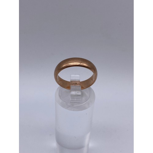 422 - 9CT ROSE GOLD WEDDING BAND 3.4G APPROX SIZE M