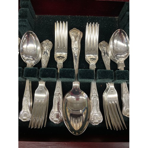 478 - CANTEEN OF BUTLER OF SHEFFIELD PLATED CUTLERY