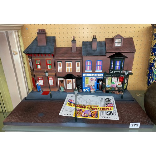 372 - BOXED BRITAINS CIRCUS SET 08673 132 SCALE CIRCUS STREET PARADE DIORAMA SANS CAR