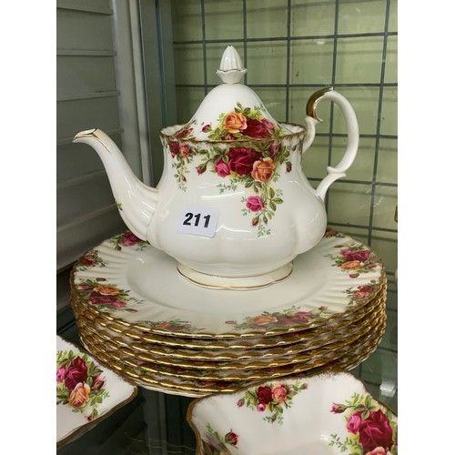 211 - SHELF OF ROYAL ALBERT OLD COUNTRY ROSES DINNER AND TEA SERVICE INC. PLATES, CAKE STAND AND TEAPOT