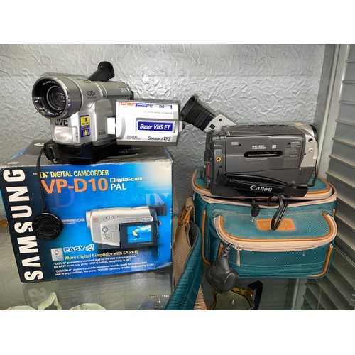 218 - SAMSUNG VP-D10 DIGITAL CAMPAL, JVC CAMCORDER AND A CANON VIDEO CAMCORDER IN TRAVEL CASE