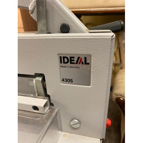 164 - IDEAL 4305 MANUAL GUILLOTINE