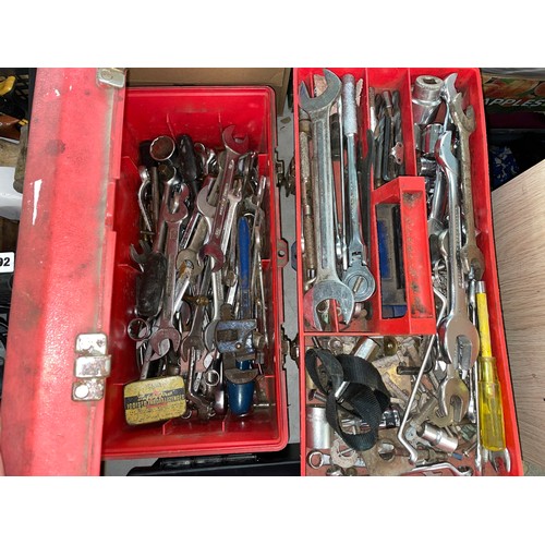 290 - PLASTIC TOOL BOX CONTAINING VARIOUS SPANNERS, SOCKETS AND OTHER LOOSE TOOLS