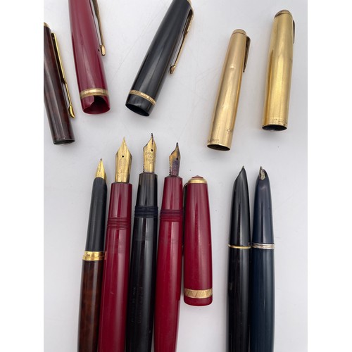 418 - SIX VINTAGE PARKER FOUNTAIN PENS SOME WITH 14K KNIBS