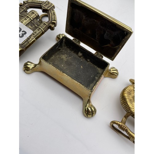 503 - BRASS PAPER CLIP THE GREAT GATEHOUSE KENILWORTH, RECTANGULAR BOX THE LYCON ARMS BROADWAY, BRASS MODE... 