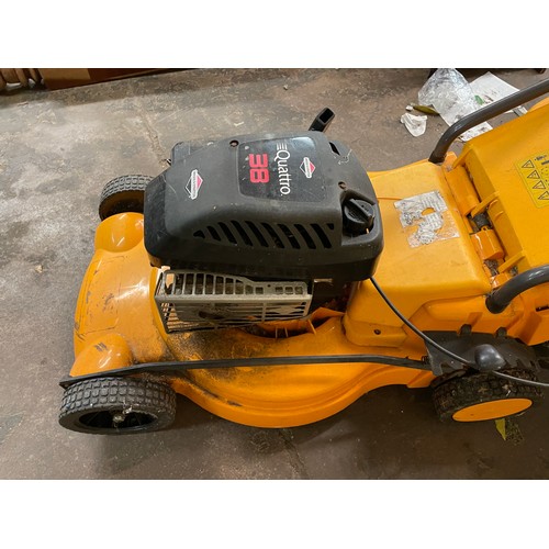 44 - ELECTROLUX BRIGGS AND STRATTON QUATTRO 38 PETROL LAWNMOWER WITH GRASS BOX