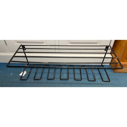 15 - BLACK METAL WELLINGTON BOOT RACK