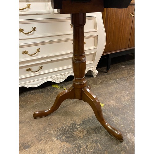 101 - GEORGE III MAHOGANY CIRCULAR TILT TOP TRIPOD TABLE ON GUN BARREL STEM