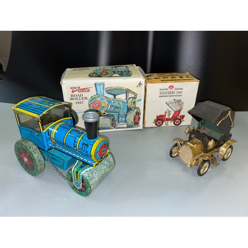 366 - BOXED TINPLATE KOVAC ROAD ROLLER 1927, AND A JAPANESE PLASTIC NACORAL MERCEDES 1901