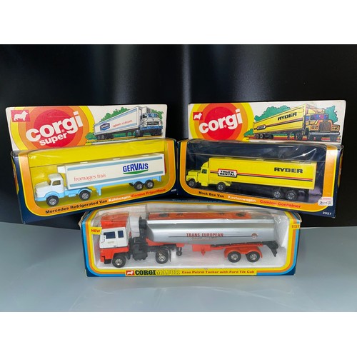 368 - CORGI 1157 TRANS EUROPEAN SUPER DETAILED ESSO PETROL TANKER WITH FORD TILT CAB, CORGI 2027 RYDER MAC... 