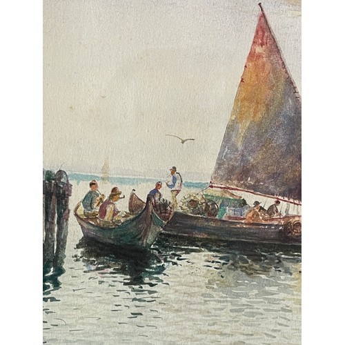 694 - ANDREA BIONDETTI ITALIAN 1851-1946 WATER COLOUR ON PAPER VENETIAN FISHERMAN IN THEIR BOATS 30CM X 20... 