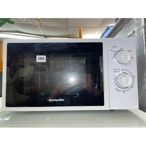 101 - MONT PELIER MICROWAVE OVEN