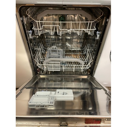 106 - SILVER HOTPOINT AQUARIUS DISHWASHER