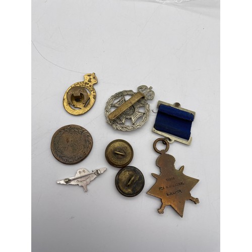 502 - WWI MEDAL TO PRIVATE G.WOODCOCK, L.N.LINAR, SOME TUNIC BUTTONS, CAP BADGE, ON WAR SERVICE LAPEL BADG... 