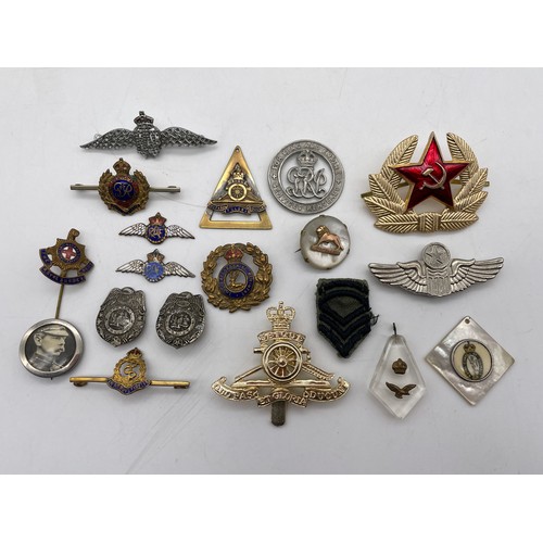 529 - BAG OF REGIMENTAL BADGES, BROOCHES