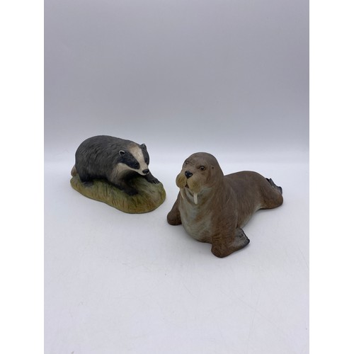 208 - AYNSLEY MATT WALRUS AND BADGER FIGURE GROUPS