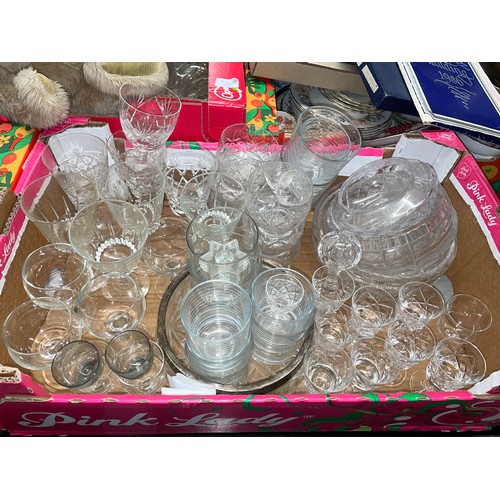 253 - CUT AND PRESSED GLASSWARE, DRINKING GLASSES, SALAD BOWL WITH EPNS RIM, BUBBLE AND RIPPLE GLASS VASES... 