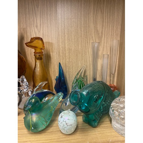 202 - SHELF OF GLASS ANIMAL FIGURES AND PAPERWEIGHTS