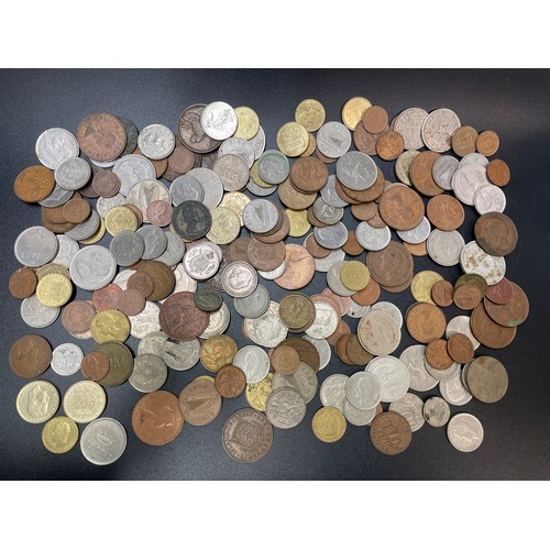 372 - BAG OF MISCELLANEOUS GB AND WORLD COINS