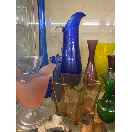 238 - SHELF OF VINTAGE COLOURED GLASSWARE INCLUDING VASES, SPILL VASES, HANDKERCHIEF GLASS, ETC