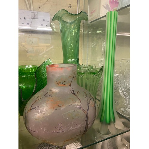 238 - SHELF OF VINTAGE COLOURED GLASSWARE INCLUDING VASES, SPILL VASES, HANDKERCHIEF GLASS, ETC