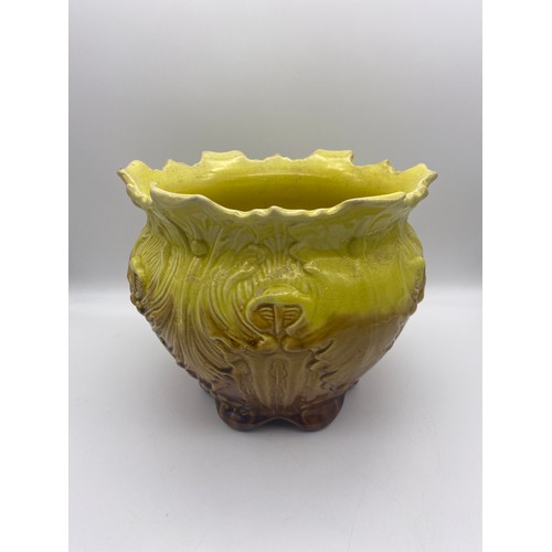 500 - VICTORIAN EUSTON POTTERY BULBOUS PLANTER IN YELLOW AND OCHRE 22CM H X 25CM D