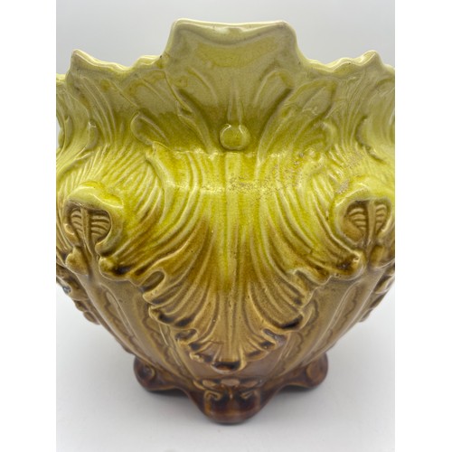 500 - VICTORIAN EUSTON POTTERY BULBOUS PLANTER IN YELLOW AND OCHRE 22CM H X 25CM D