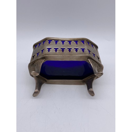 363 - PAIR OF WHITE METAL GEORGE III STYLE TABLE SALTS WITH BLUE GLASS LINERS