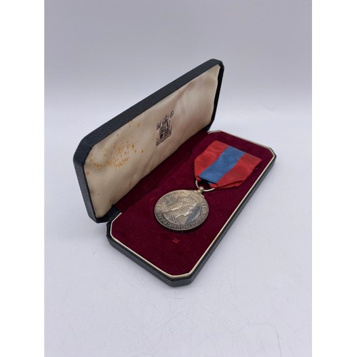 383 - BOXED QUEEN ELIZABETH II SERVICE MEDAL AND RIBBONS