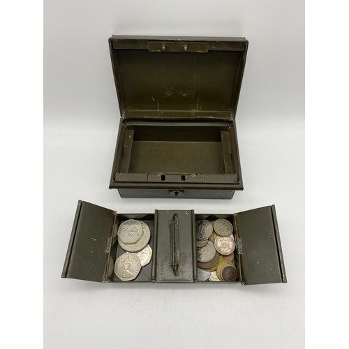 392 - CASED 1973 FIFTY PENCE PIECE, SMALL CASH TIN OF VARIOUS COINS INC JUBILEE CROWN